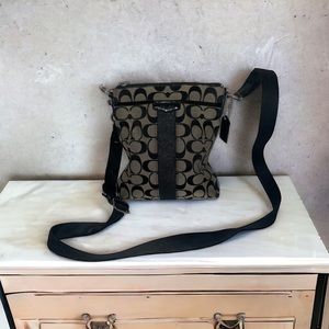 Coach classic C Black and Beige
